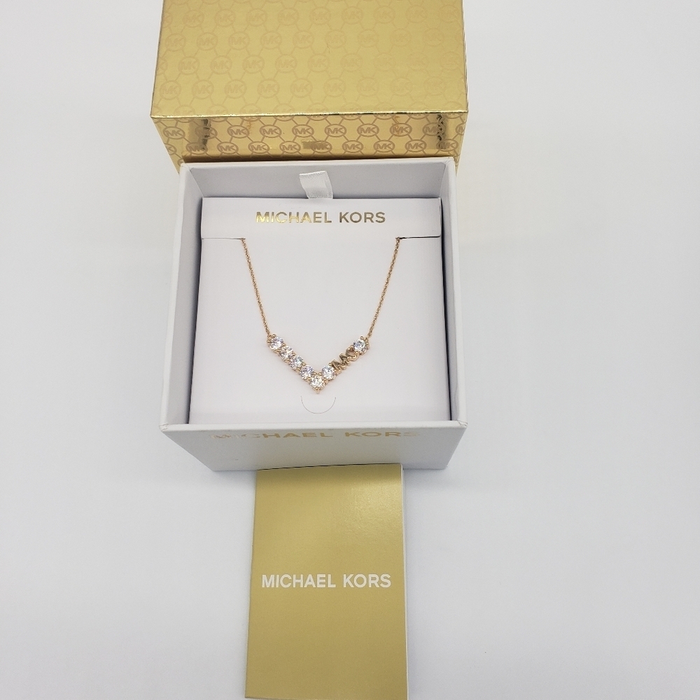 866- Michael Kors Womens Necklace Nwt 75$